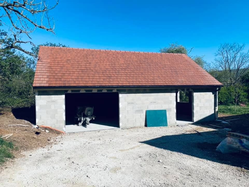 Couverture d’un garage à Fleurey-sur-Ouche, par MS Couverture Zinguerie, vue 2 sur 3