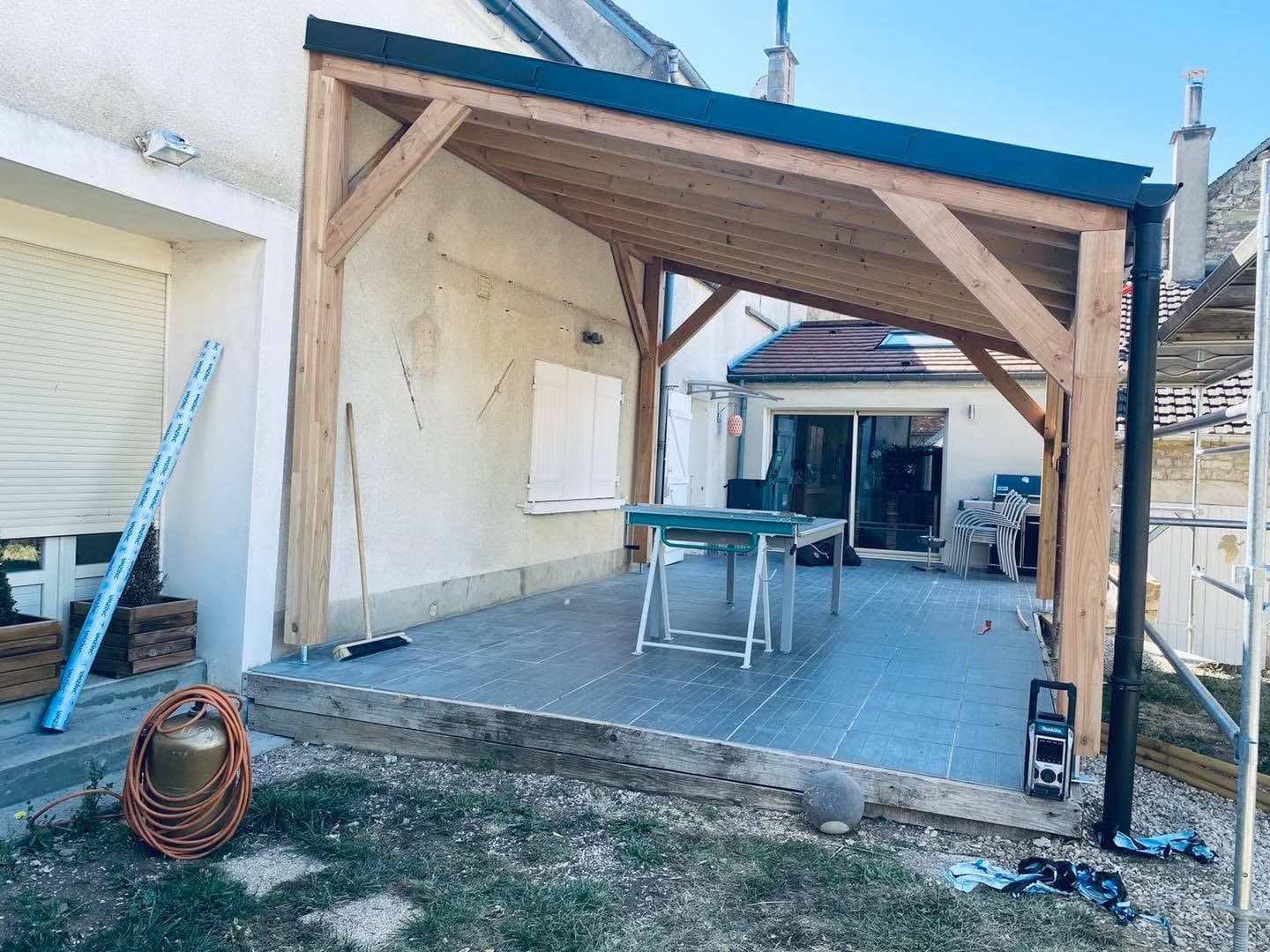 Création d’un carport en bois, par MS Couverture Zinguerie, vue 3 sur 5