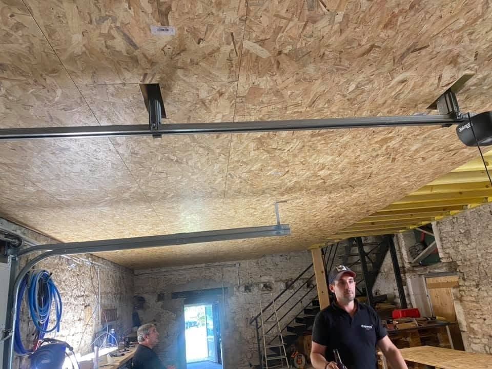Nouveau plancher bois pour gagner de la hauteur, par MS Couverture Zinguerie, vue 8 sur 8