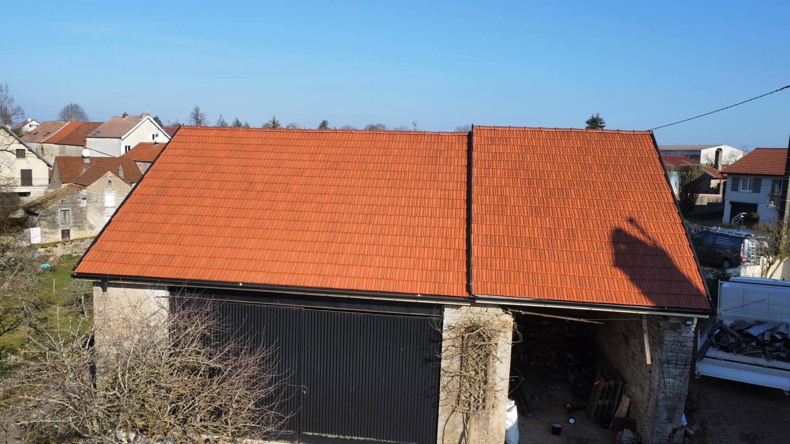 Réfection de toiture d’une maison et d’une grange à Pasques, par MS Couverture Zinguerie, vue 8 sur 9
