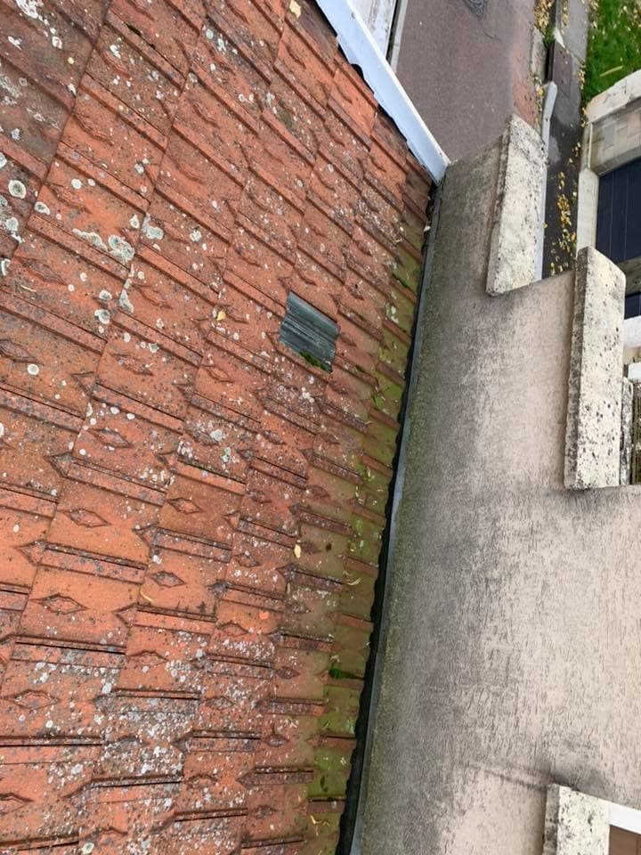 Rénovation d’un garage en tuile losangée à Dijon, par MS Couverture Zinguerie, vue 4 sur 9