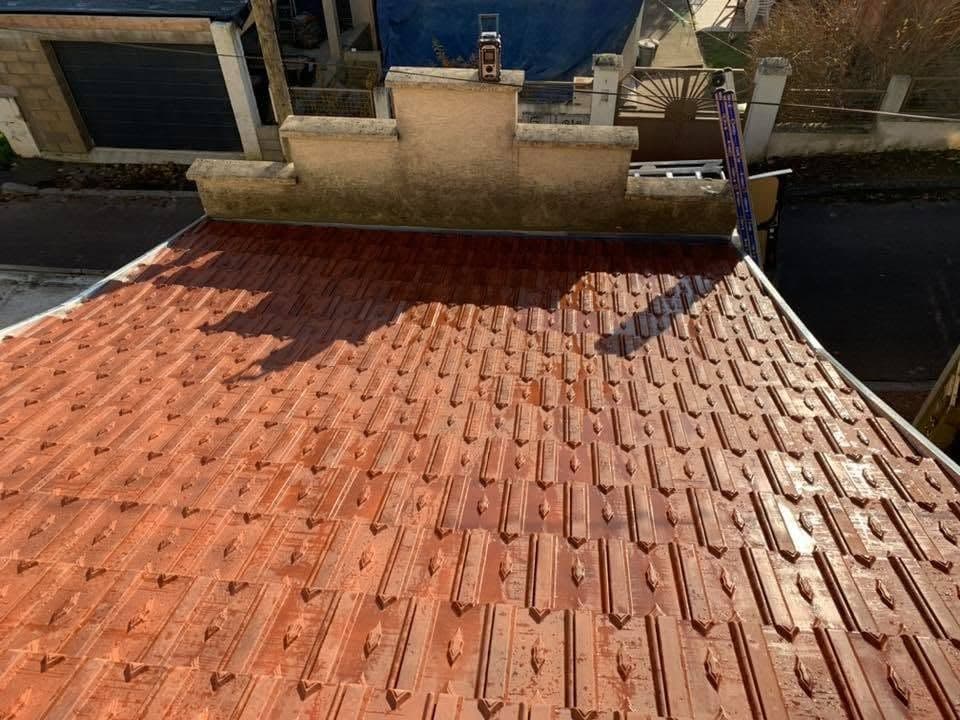 Rénovation d’un garage en tuile losangée à Dijon, par MS Couverture Zinguerie, vue 7 sur 9