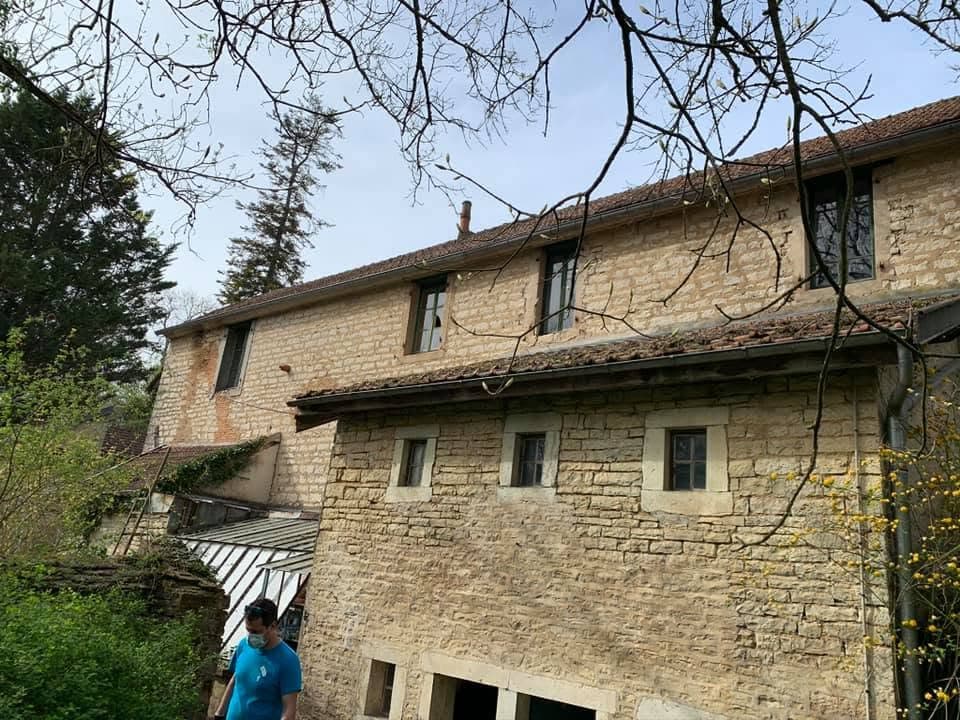 Rénovation de l’ancienne moutarderie de Velars-sur-Ouche, par MS Couverture Zinguerie, vue 3 sur 9