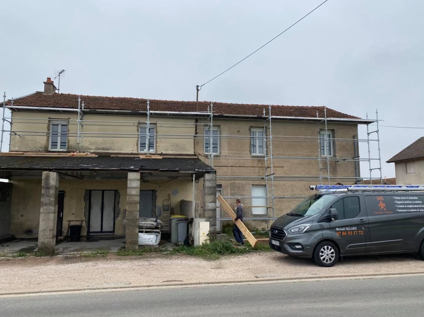 Rénovation de toiture à Saulon-la-Chapelle, par MS Couverture Zinguerie, vue 2 sur 8