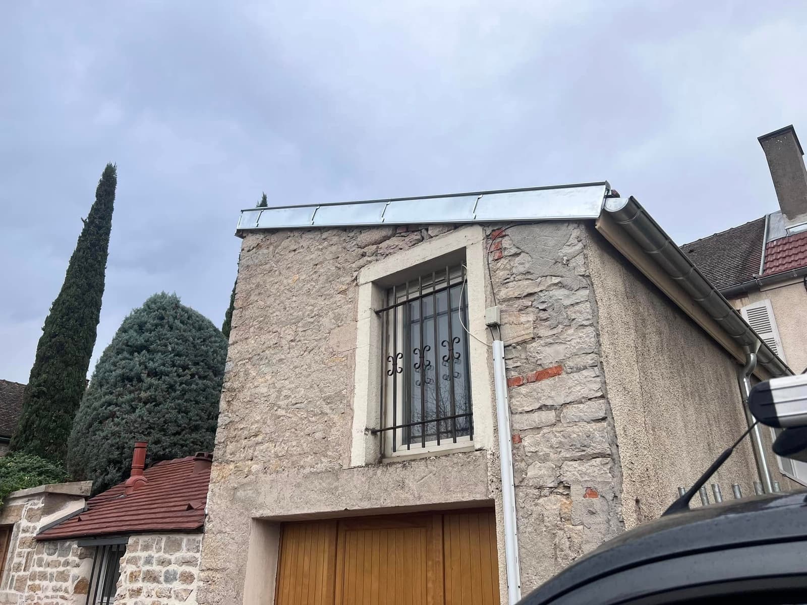 Rénovation de toiture d’un garage à Marsannay-la-Côte, par MS Couverture Zinguerie, vue 2 sur 4