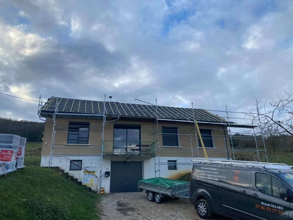 Rénovation de toiture en tuile Actua Titane à Évelle, par MS Couverture Zinguerie, vue 5 sur 9