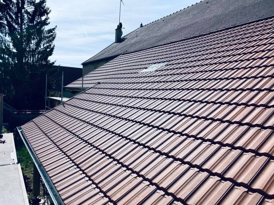 Rénovation de toiture en tuile Côte de Beaune à Ahuy, par MS Couverture Zinguerie, vue 2 sur 7