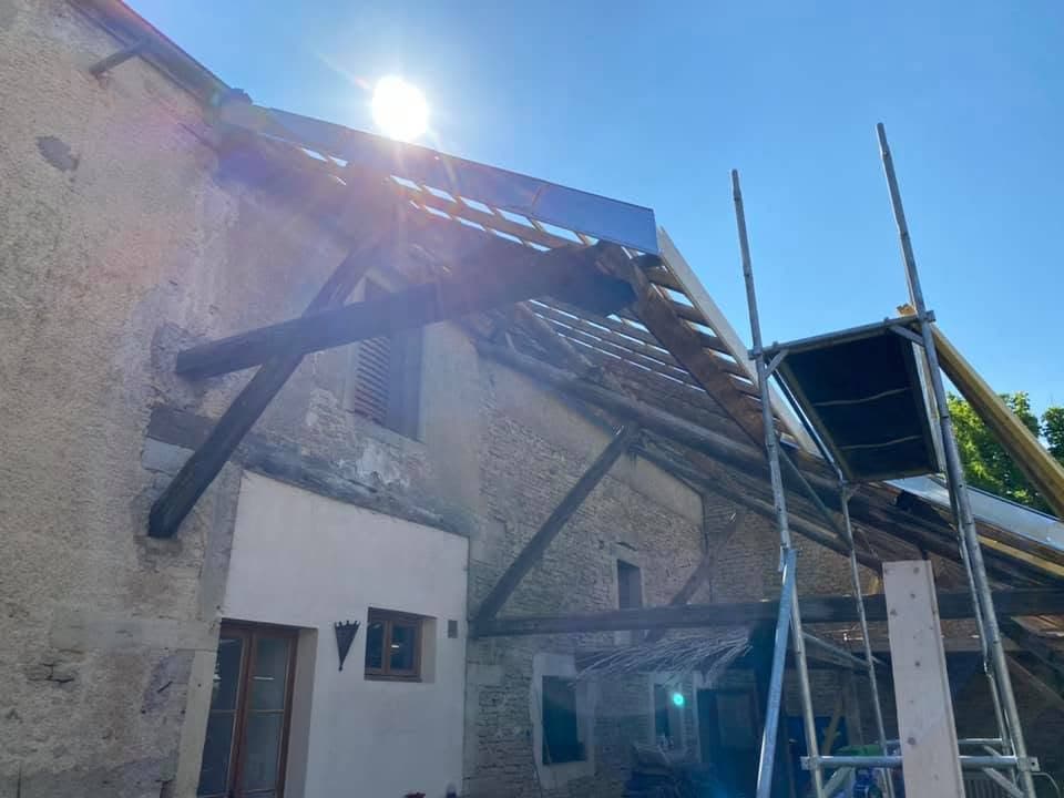 Rénovation de toiture en tuile Côte de Beaune à Ahuy, par MS Couverture Zinguerie, vue 5 sur 7