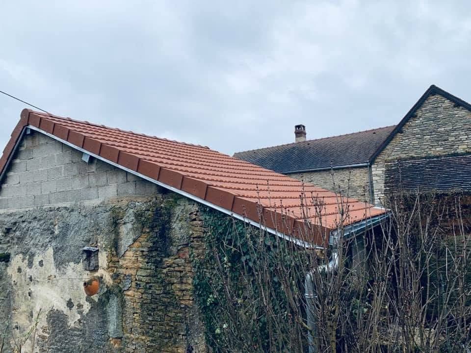 Rénovation de toiture en tuile Côte de Beaune à Épagny, par MS Couverture Zinguerie, vue 8 sur 11