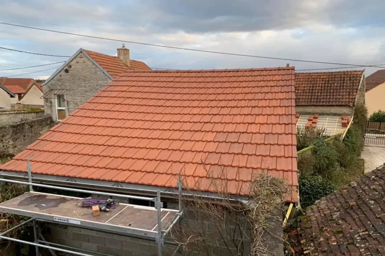 Rénovation de toiture en tuile Côte de Beaune à Épagny, par MS Couverture Zinguerie, vue 11 sur 11