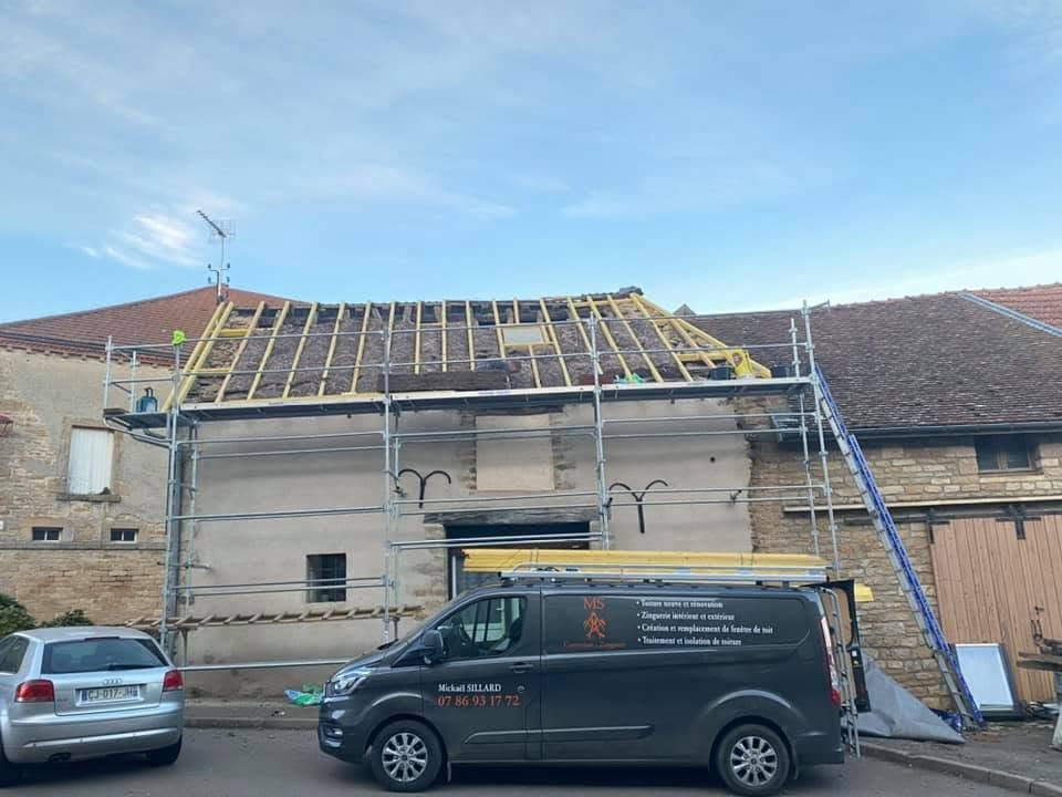 Rénovation de toiture en tuile Côte de Beaune à Sombernon, par MS Couverture Zinguerie, vue 5 sur 9