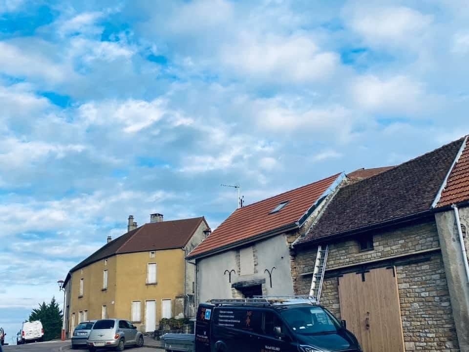 Rénovation de toiture en tuile Côte de Beaune à Sombernon, par MS Couverture Zinguerie, vue 8 sur 9