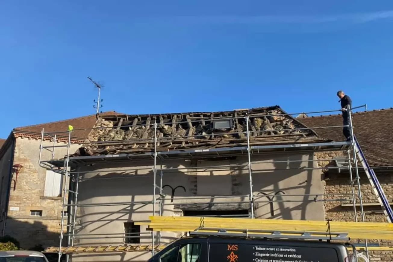 Rénovation de toiture en tuile Côte de Beaune à Sombernon, par MS Couverture Zinguerie, vue 9 sur 9