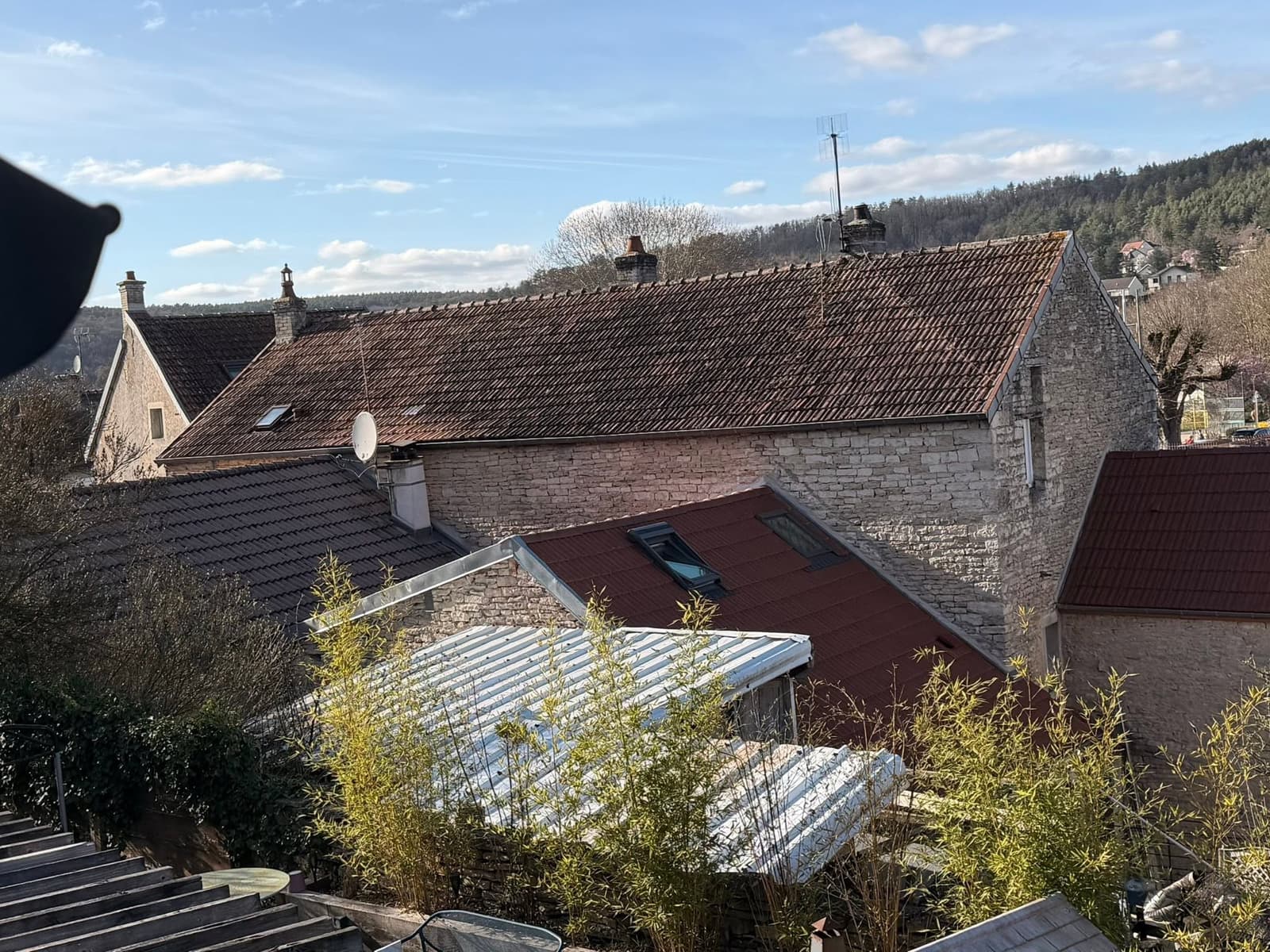 Rénovation de toiture en tuile Côte de Nuits à Fleurey-sur-Ouche, par MS Couverture Zinguerie, vue 3 sur 9