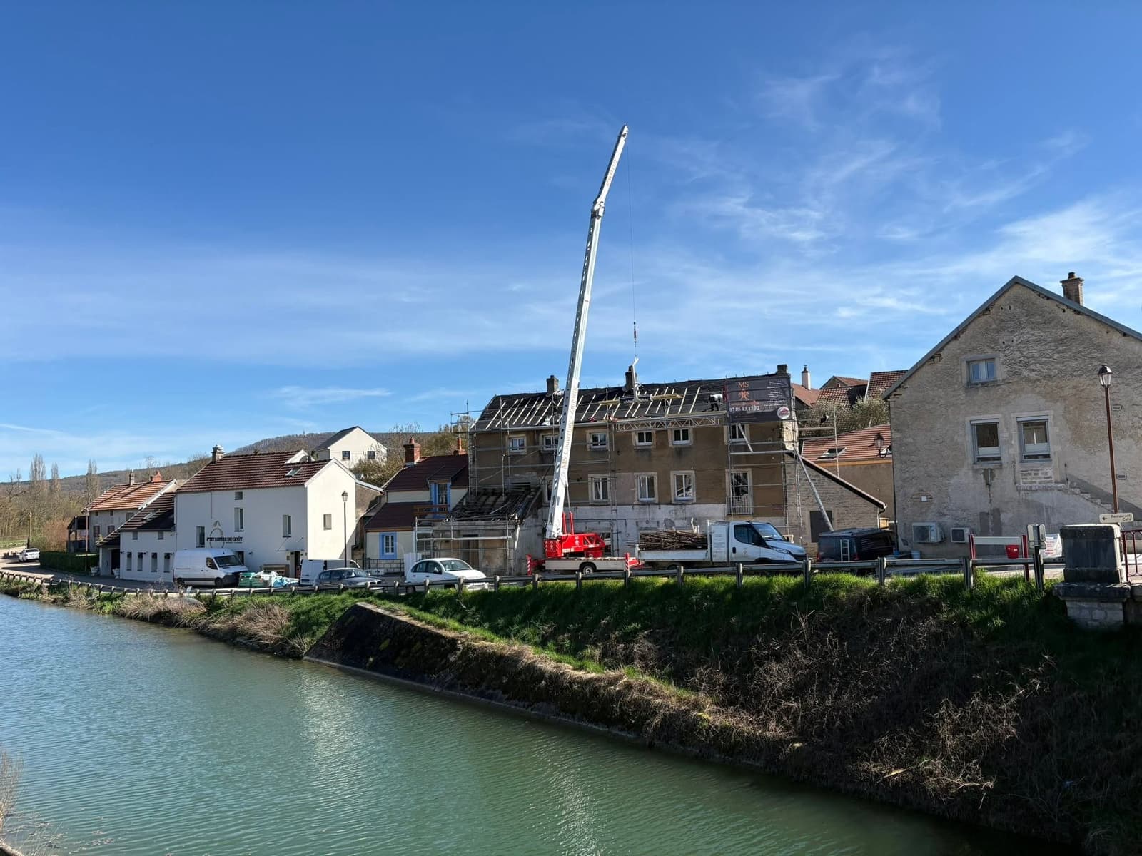 Rénovation de toiture en tuile Côte de Nuits à Fleurey-sur-Ouche, par MS Couverture Zinguerie, vue 5 sur 9