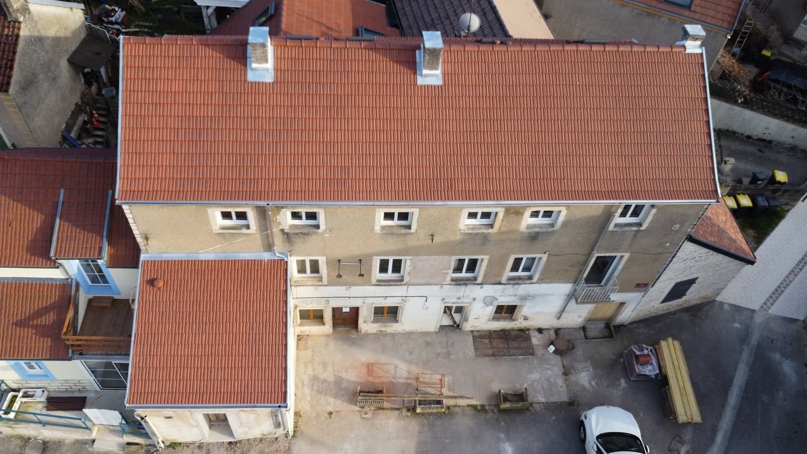 Rénovation de toiture en tuile Côte de Nuits à Fleurey-sur-Ouche, par MS Couverture Zinguerie, vue 8 sur 9