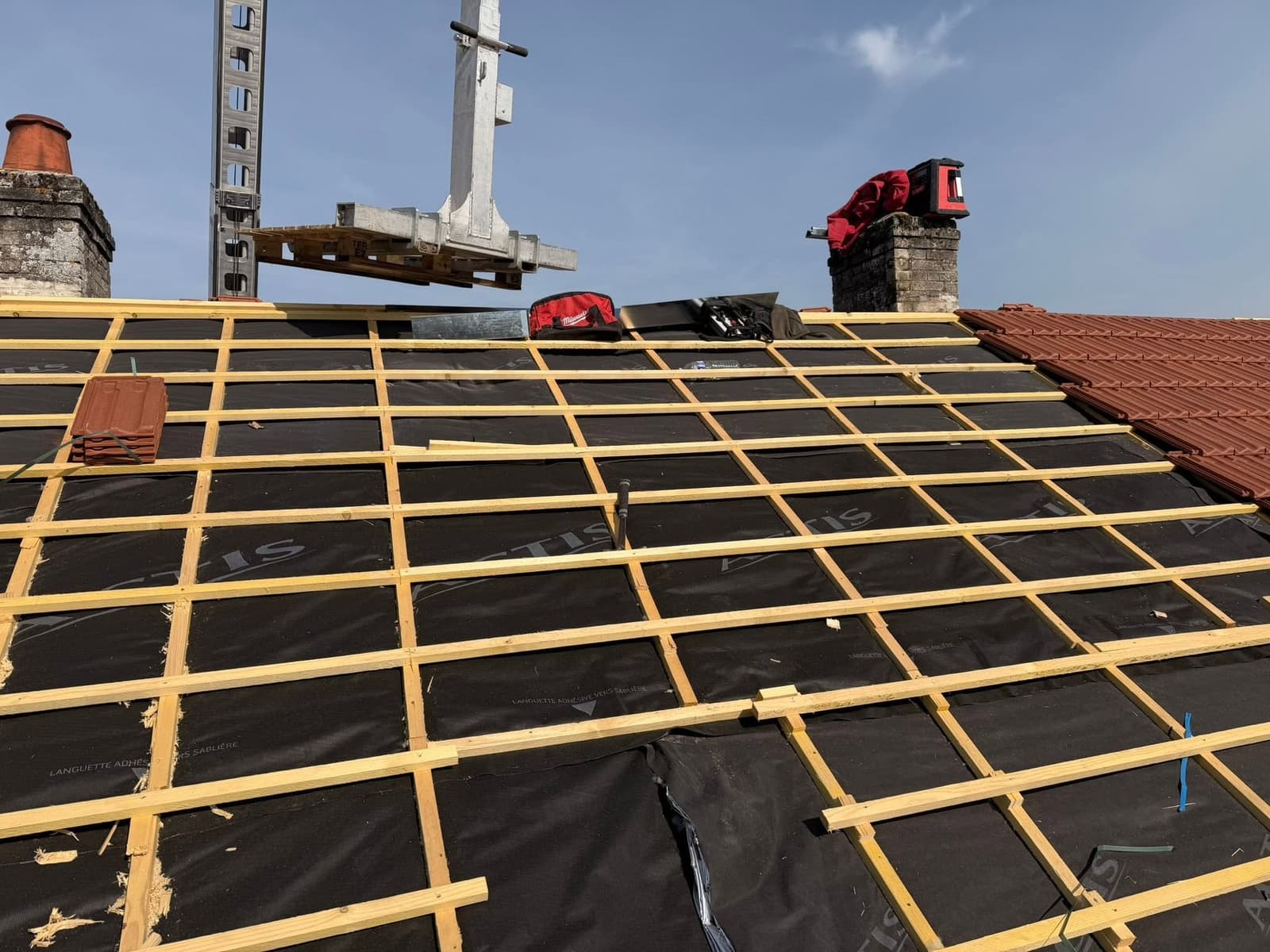 Rénovation de toiture en tuile Côte de Nuits à Fleurey-sur-Ouche, par MS Couverture Zinguerie, vue 9 sur 9