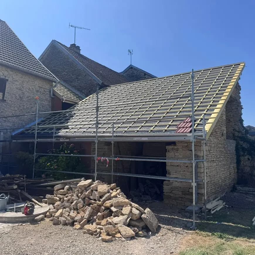 Rénovation de toiture en tuile Côte de Nuits à Fontenelle, par MS Couverture Zinguerie, vue 7 sur 7