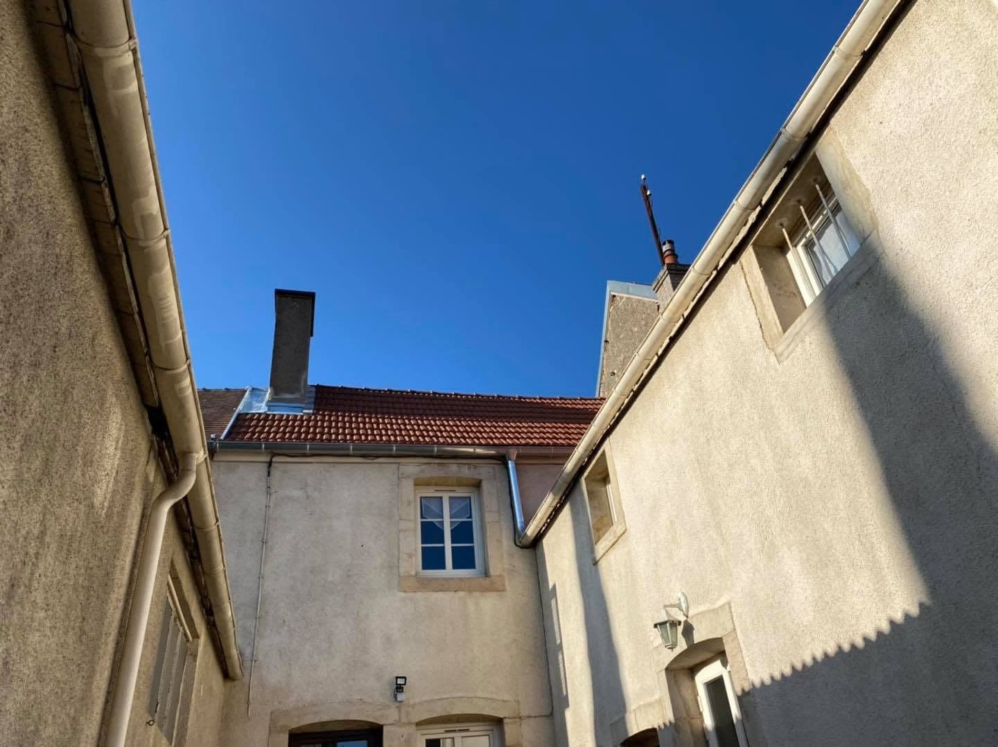 Rénovation de toiture en tuile Côte de Nuits à Marsannay-la-Côte, par MS Couverture Zinguerie, vue 4 sur 6