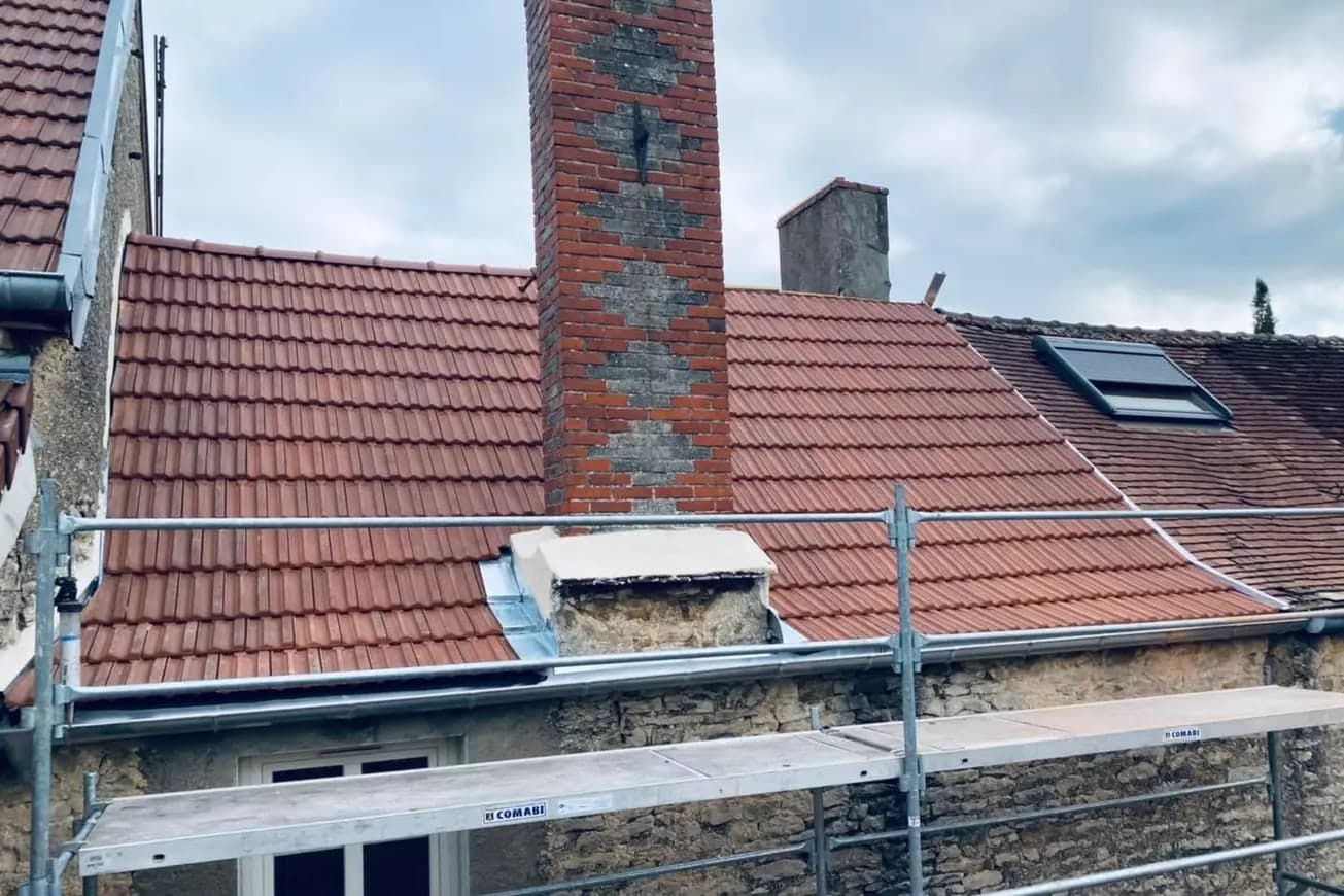 Rénovation de toiture en tuile Côte de Nuits à Marsannay-la-Côte, par MS Couverture Zinguerie, vue 6 sur 6