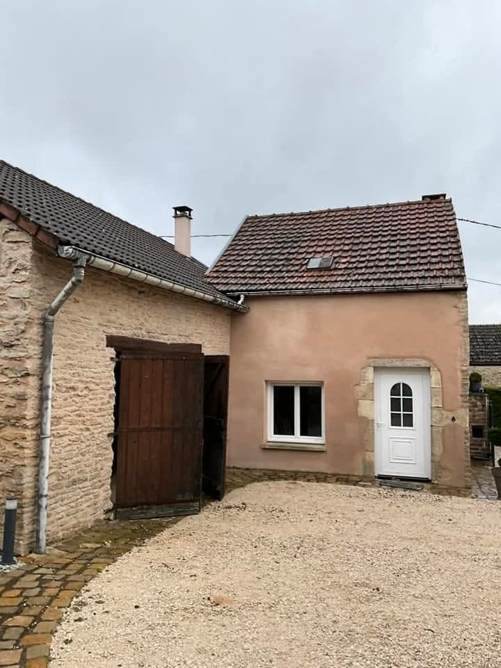 Rénovation de toiture en tuile Côte de Nuits à Saint-Martin-du-Mont, par MS Couverture Zinguerie, vue 5 sur 5