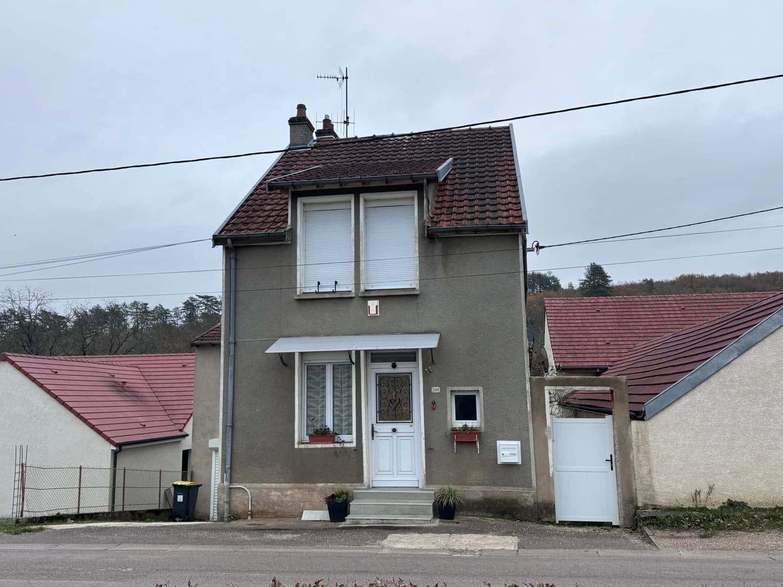 Rénovation de toiture en tuile Côte de Nuits à Sainte-Marie-sur-Ouche, par MS Couverture Zinguerie, vue 5 sur 6