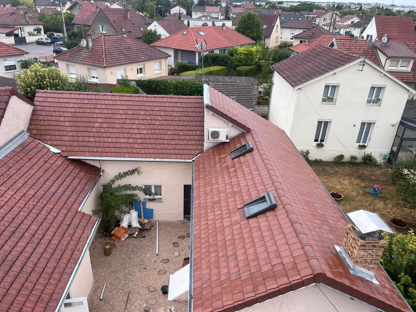 Rénovation de toiture en tuile Giverny à Dijon, par MS Couverture Zinguerie, vue 6 sur 6