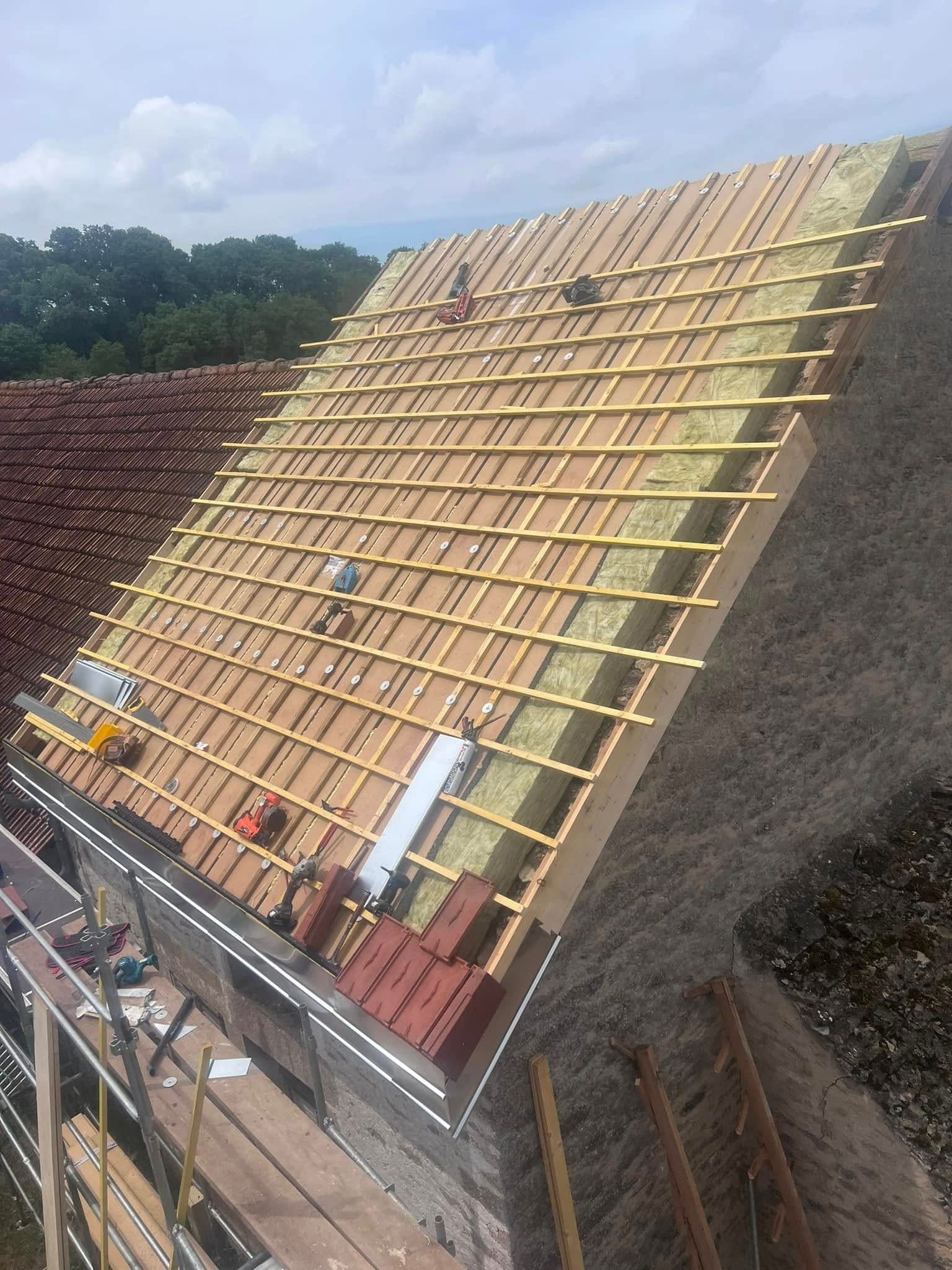 Rénovation de toiture en tuile losangée à Massingy-lès-Vitteaux, par MS Couverture Zinguerie, vue 4 sur 7