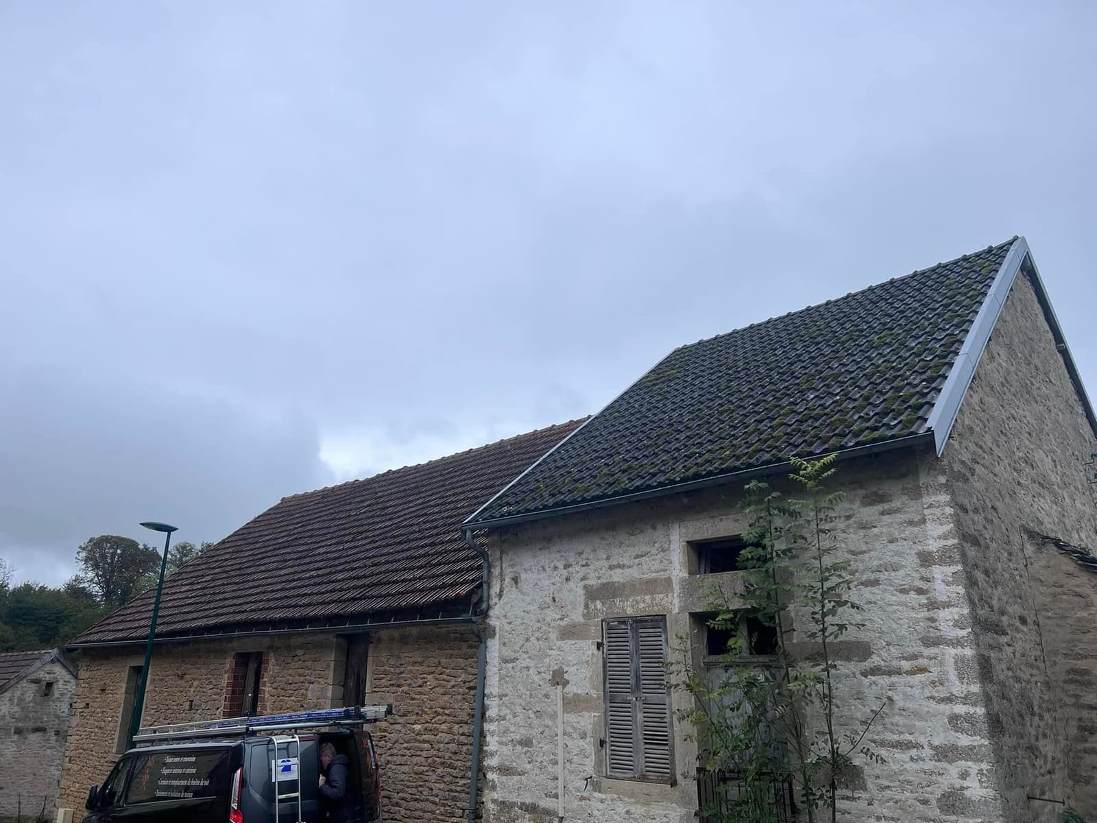 Rénovation de toiture en tuile losangée à Massingy-lès-Vitteaux, par MS Couverture Zinguerie, vue 6 sur 7