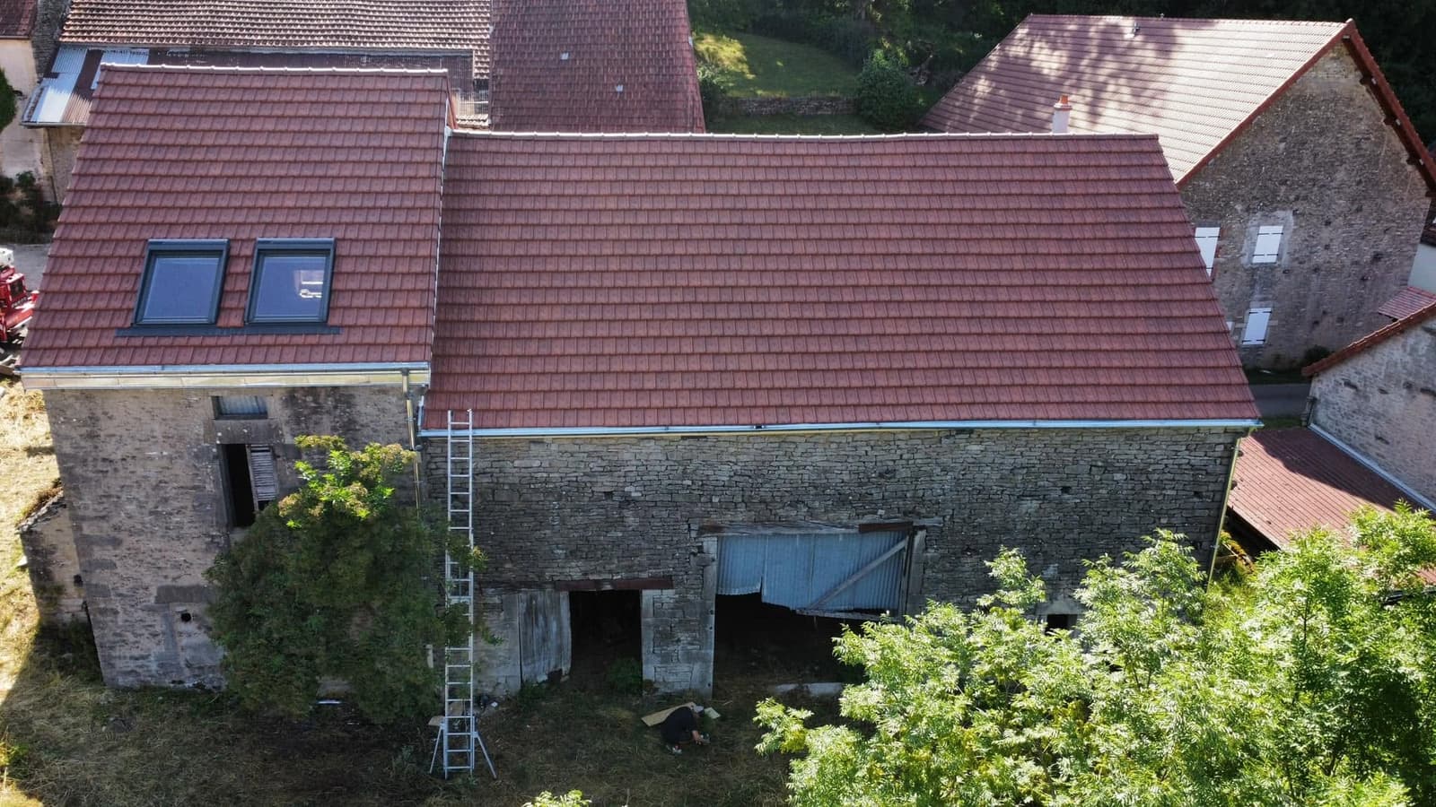 Rénovation de toiture en tuile losangée à Massingy-lès-Vitteaux, par MS Couverture Zinguerie, vue 7 sur 7