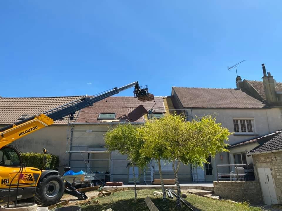 Rénovation de toiture en tuiles plates à Chablis, par MS Couverture Zinguerie, vue 5 sur 10