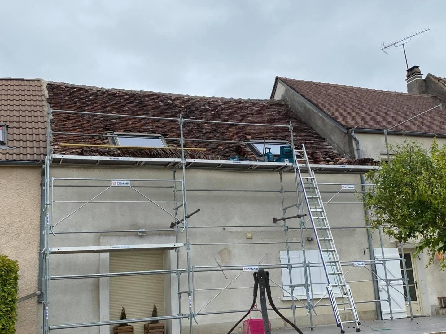 Rénovation de toiture en tuiles plates à Chablis, par MS Couverture Zinguerie, vue 6 sur 10
