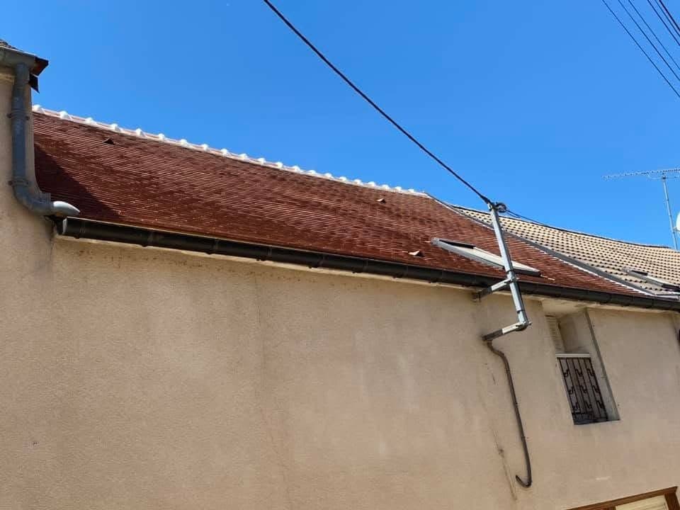 Rénovation de toiture en tuiles plates à Chablis, par MS Couverture Zinguerie, vue 9 sur 10