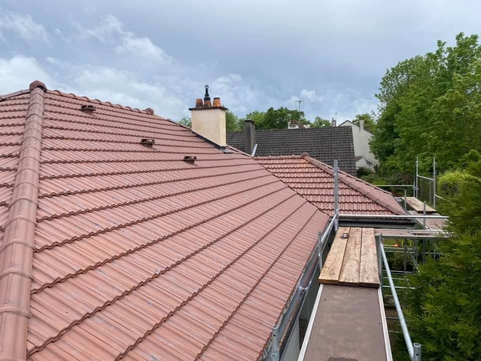 Rénovation de toiture et casquette zinc à Fontaine-lès-Dijon, par MS Couverture Zinguerie, vue 11 sur 13