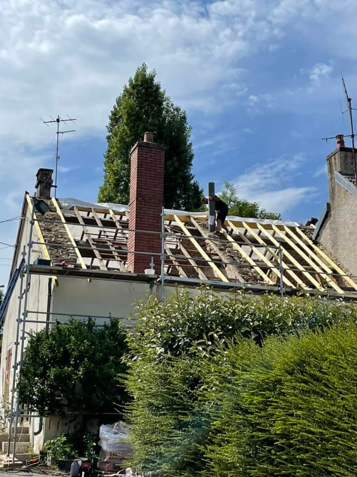 Rénovation de toiture et charpente à Mâlain, par MS Couverture Zinguerie, vue 5 sur 8