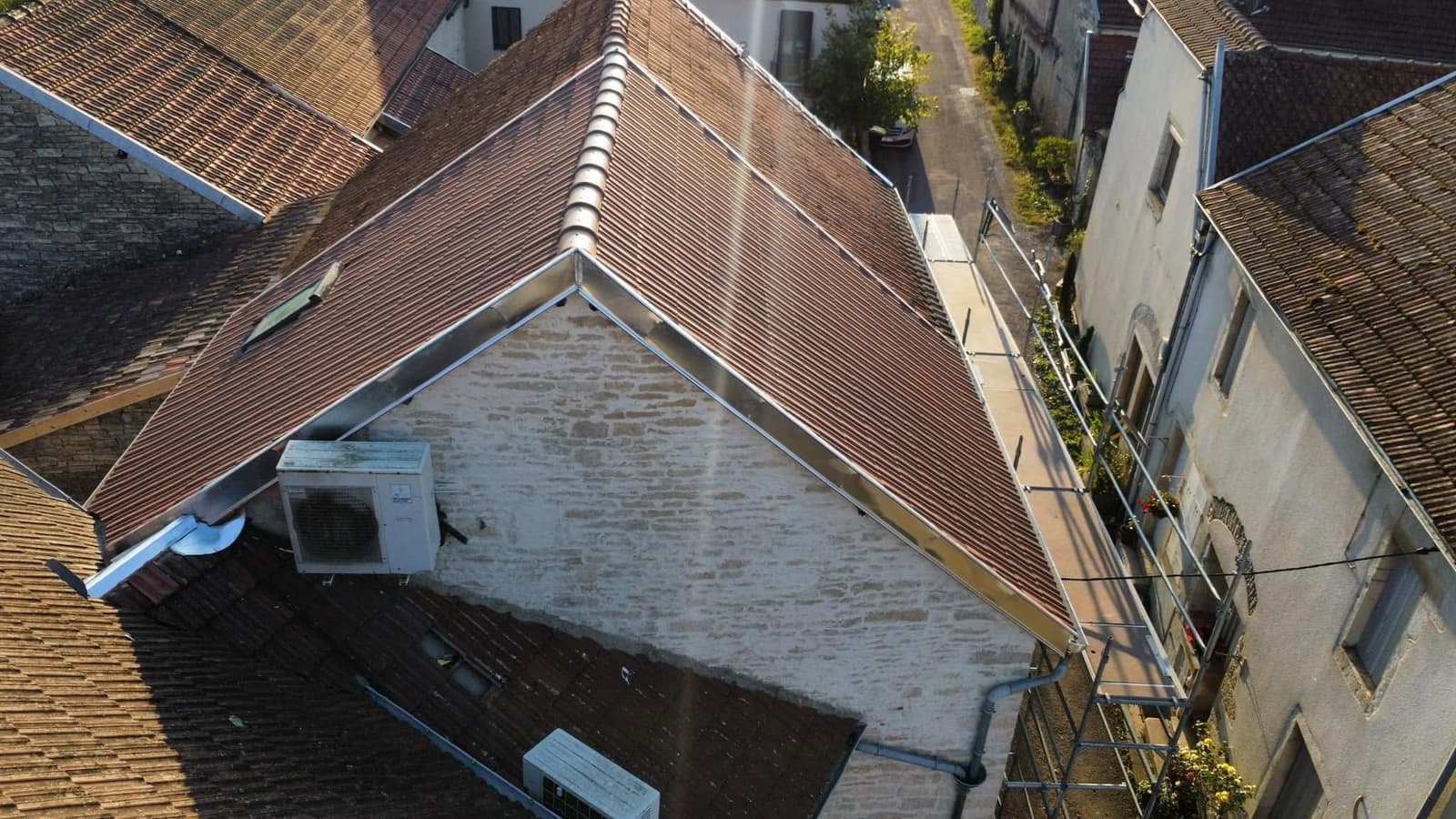 Rénovation de toiture et dépose de cheminée à Fleurey-sur-Ouche, par MS Couverture Zinguerie, vue 4 sur 5