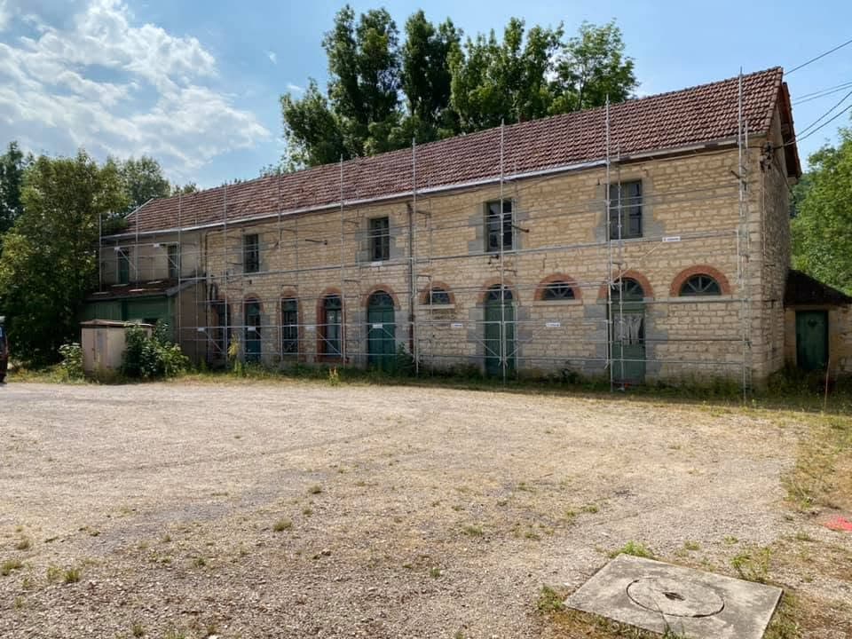 Rénovation en tuile mécanique dans la Vallée de l’Ouche, par MS Couverture Zinguerie, vue 2 sur 5
