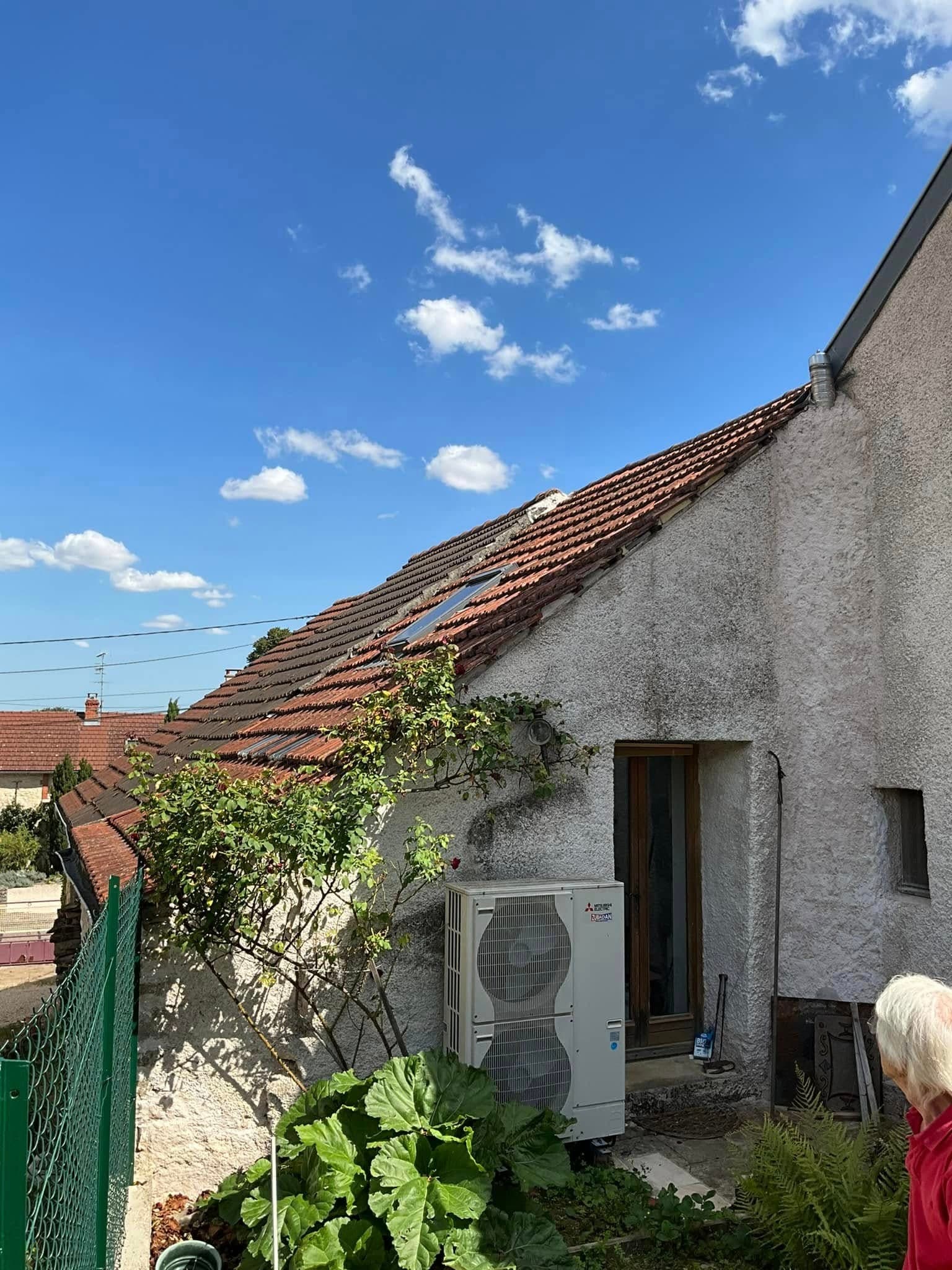 Rénovation et isolation de toiture à Corcelles-les-Monts, par MS Couverture Zinguerie, vue 3 sur 6