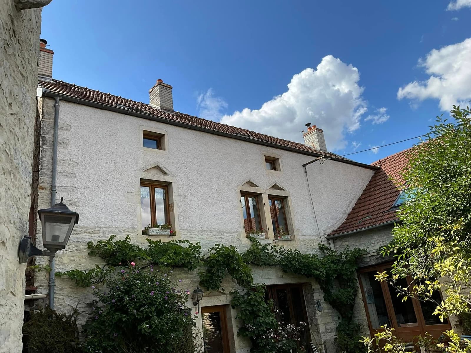Rénovation et isolation de toiture à Corcelles-les-Monts, par MS Couverture Zinguerie, vue 4 sur 6