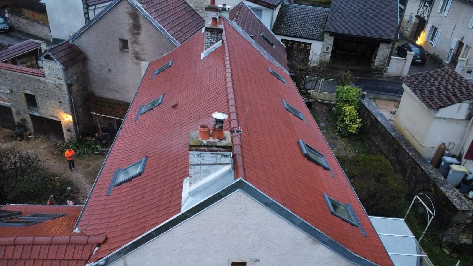 Rénovation et isolation de toiture à Corcelles-les-Monts, par MS Couverture Zinguerie, vue 6 sur 6