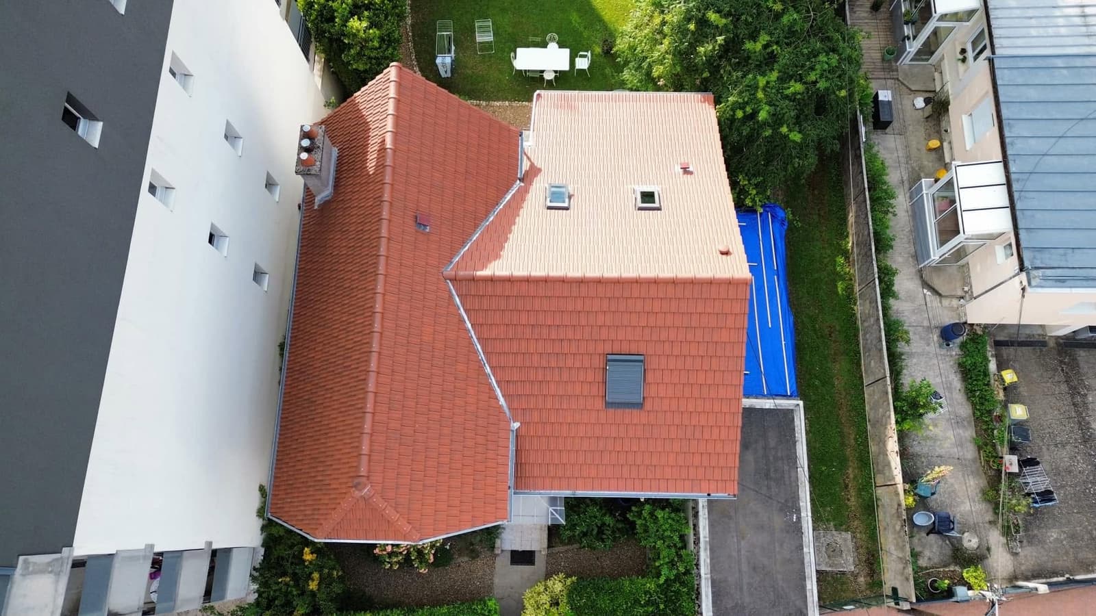 Rénovation et isolation de toiture en tuile Côte de Nuits à Dijon, par MS Couverture Zinguerie, vue 2 sur 6