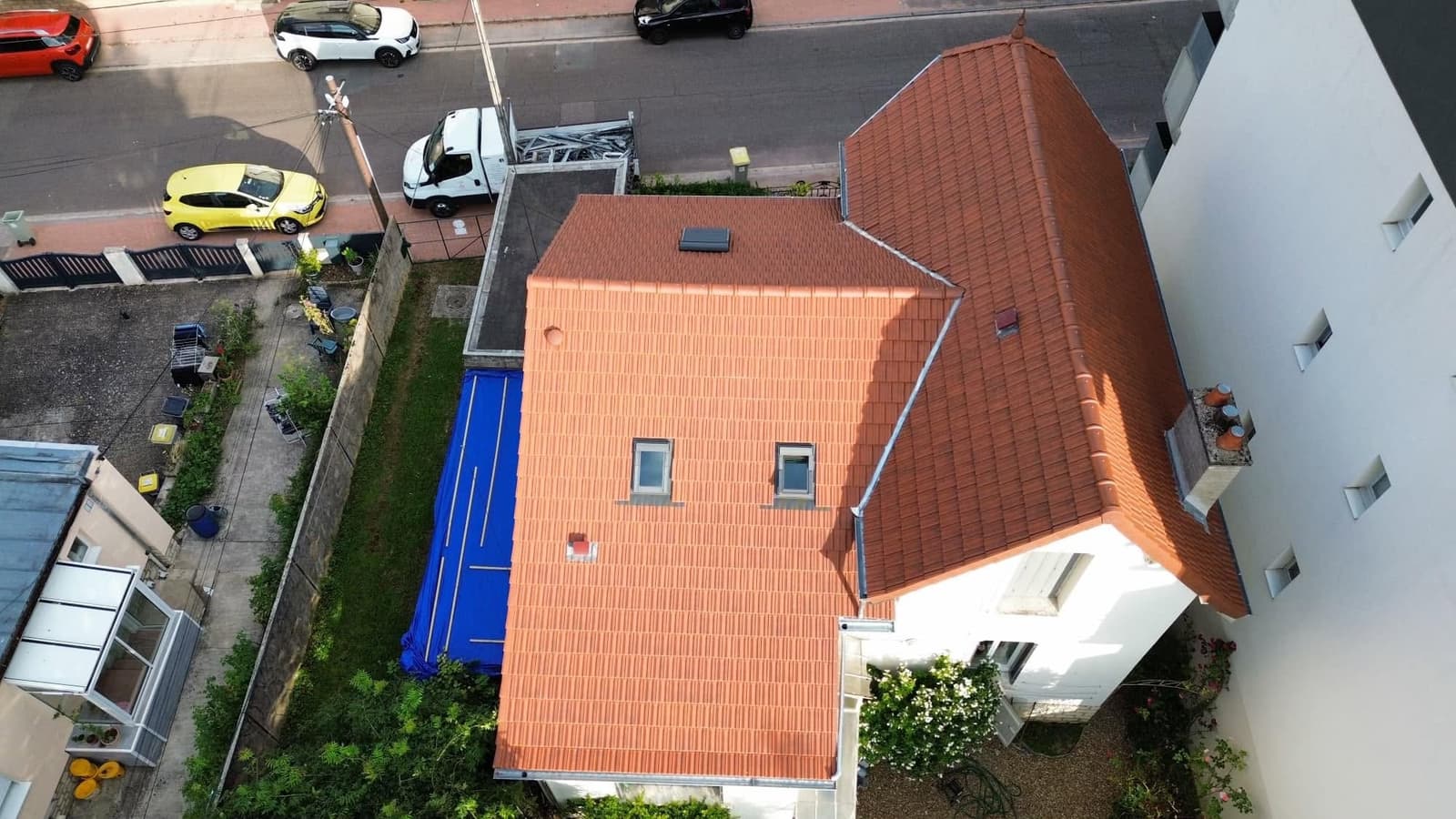 Rénovation et isolation de toiture en tuile Côte de Nuits à Dijon, par MS Couverture Zinguerie, vue 3 sur 6