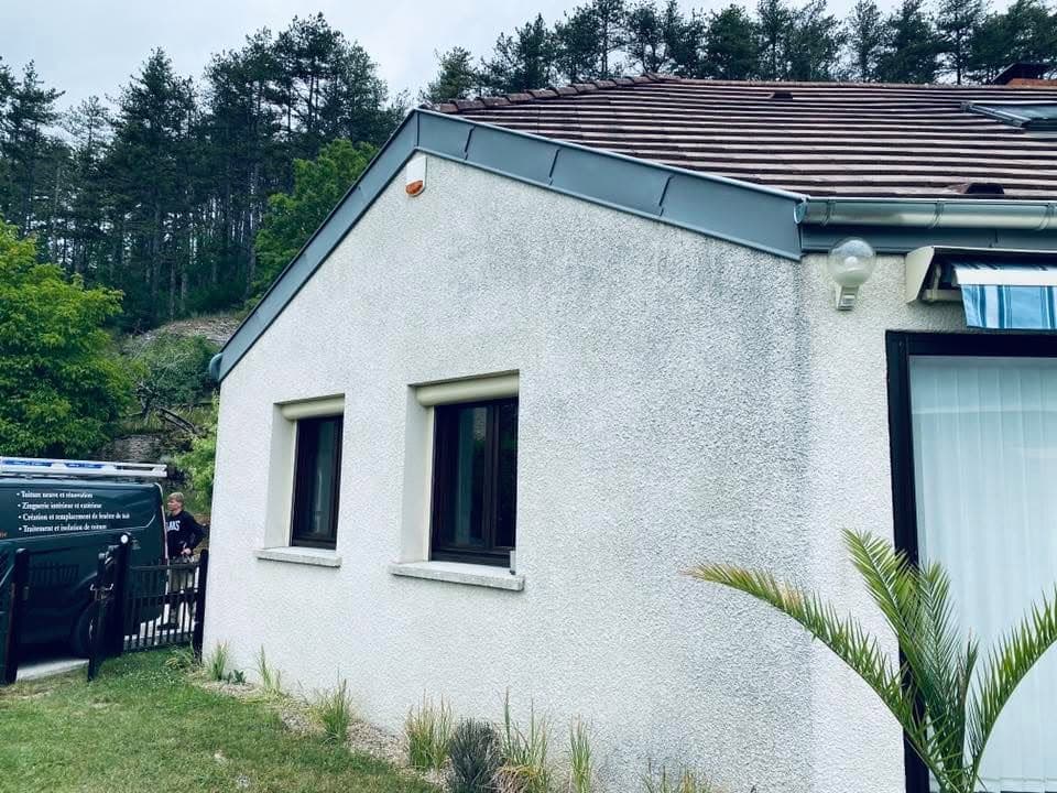 Rives, bandeaux et gouttières en zinc à Fleurey-sur-Ouche, par MS Couverture Zinguerie, vue 4 sur 5