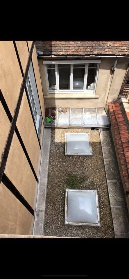 Skydome remplacé par une fenêtre de toit à Dijon, par MS Couverture Zinguerie, vue 2 sur 7