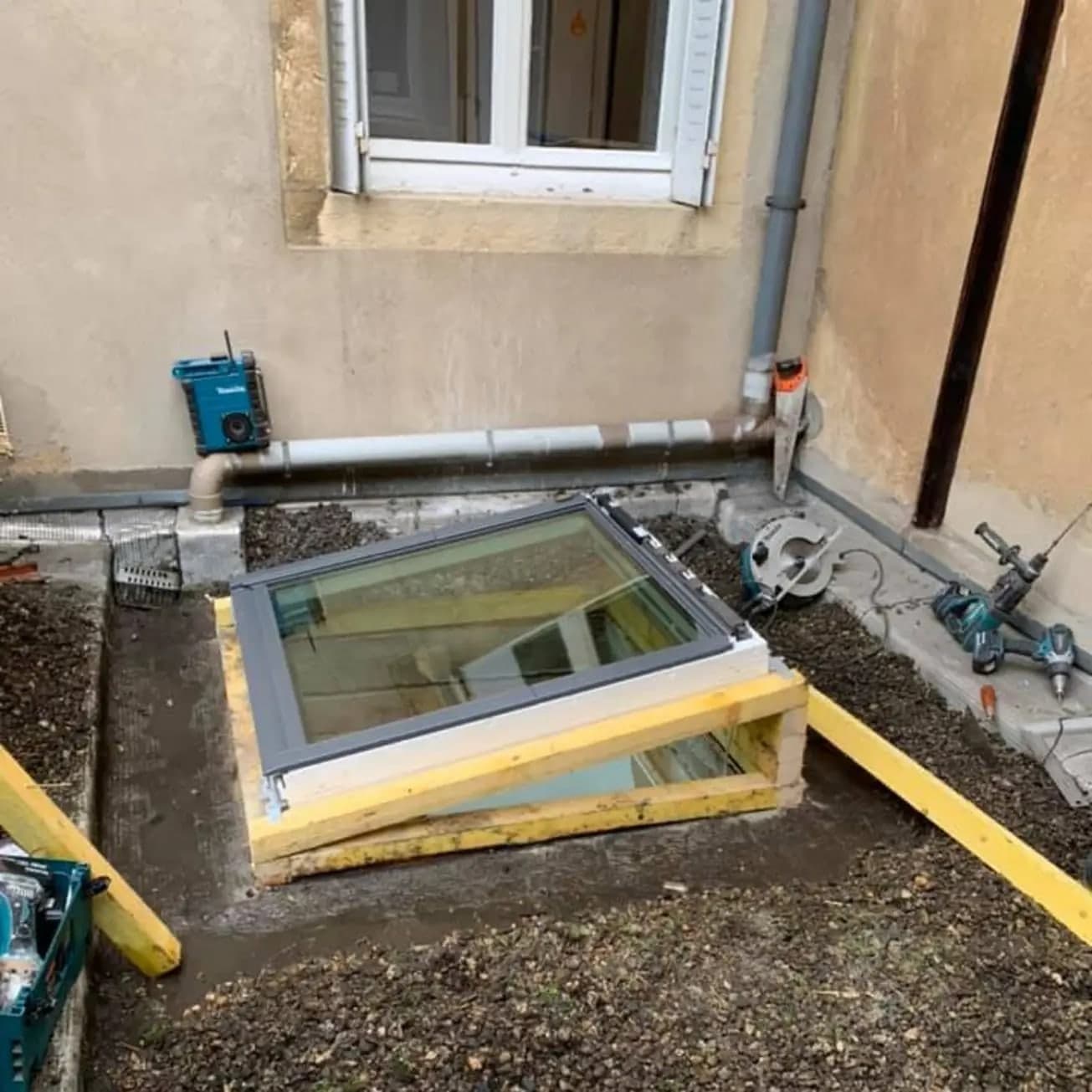 Skydome remplacé par une fenêtre de toit à Dijon, par MS Couverture Zinguerie, vue 7 sur 7