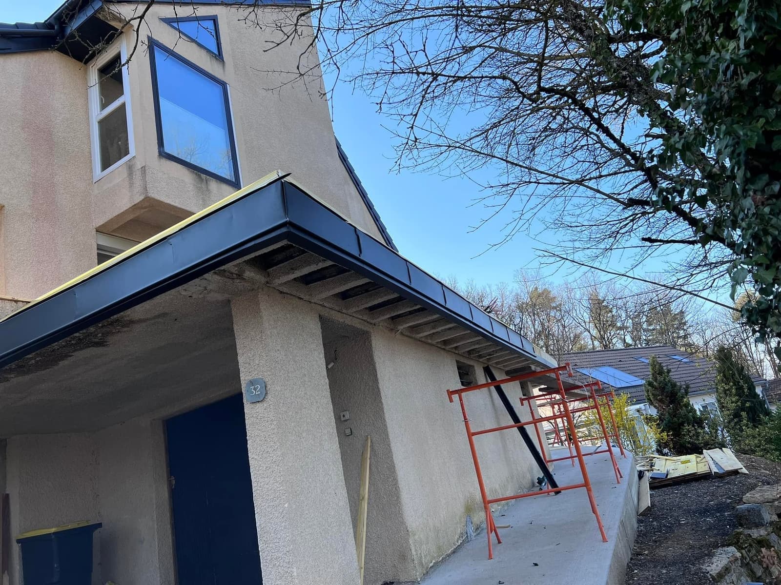 Terrasse habillée de zinc joint debout, par MS Couverture Zinguerie, vue 5 sur 9