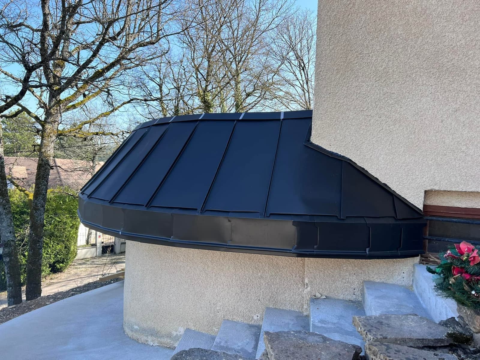 Terrasse habillée de zinc joint debout, par MS Couverture Zinguerie, vue 8 sur 9