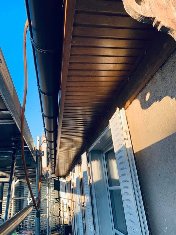 Toiture joint debout anthracite en centre-ville de Dijon, par MS Couverture Zinguerie, vue 7 sur 11