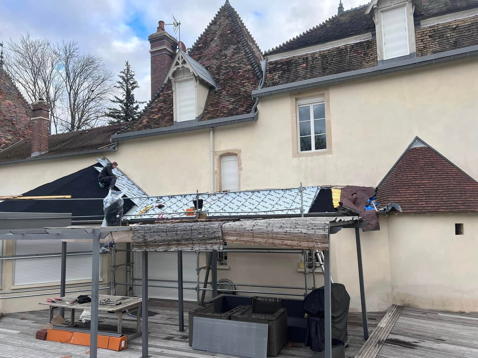 Toiture zinc joint debout quartz à Fleurey-sur-Ouche, par MS Couverture Zinguerie, vue 4 sur 8