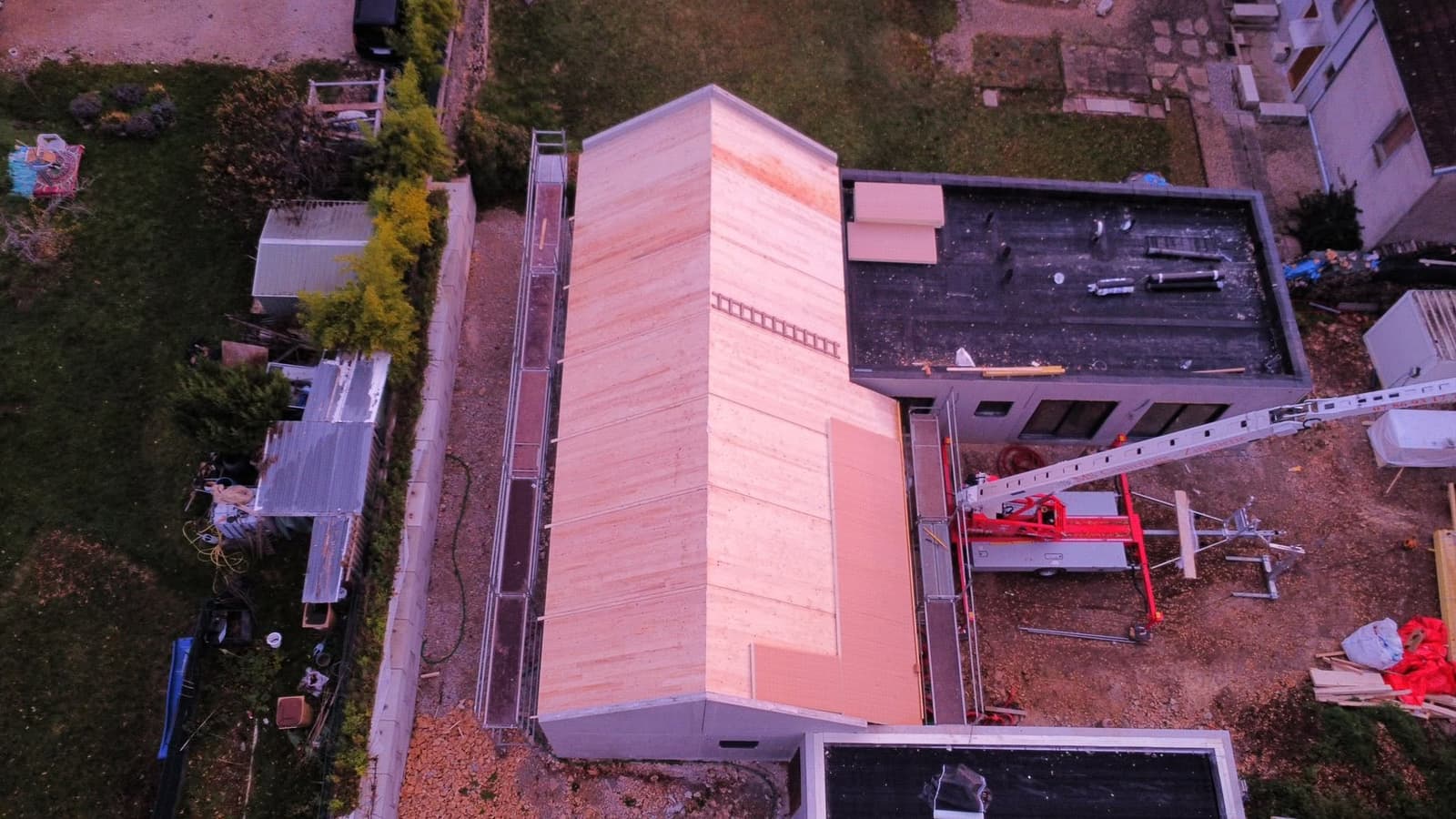 Toiture zinc joint debout quartz à Lantenay, par MS Couverture Zinguerie, vue 4 sur 11